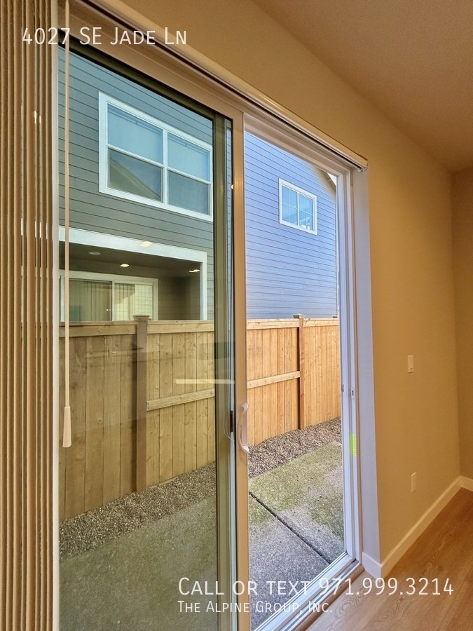 🛋️ Stylish 2024 Build with Dual Primary Suites property image