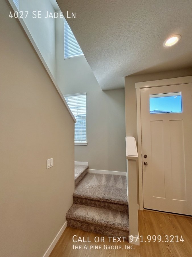 🛋️ Stylish 2024 Build with Dual Primary Suites property image