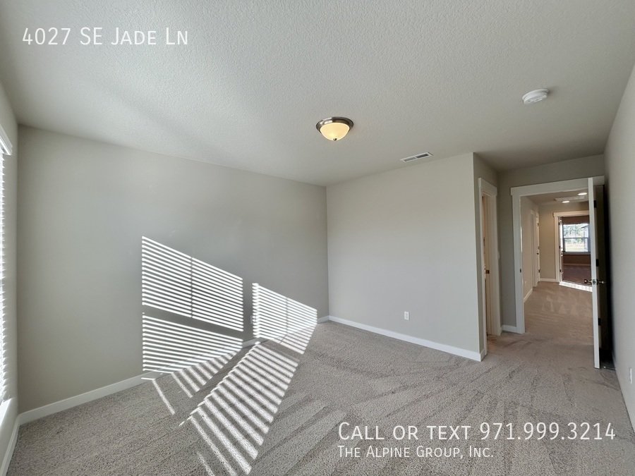 🛋️ Stylish 2024 Build with Dual Primary Suites property image