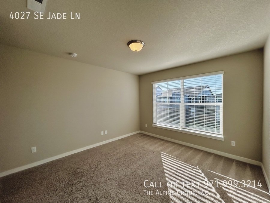 🛋️ Stylish 2024 Build with Dual Primary Suites property image