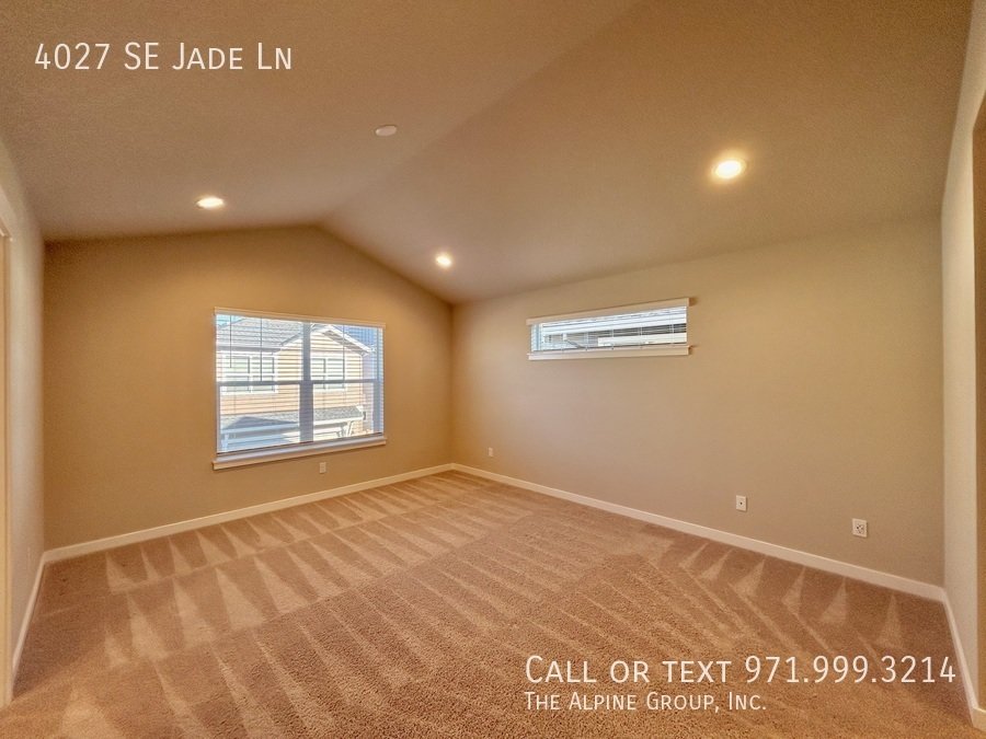 🛋️ Stylish 2024 Build with Dual Primary Suites property image