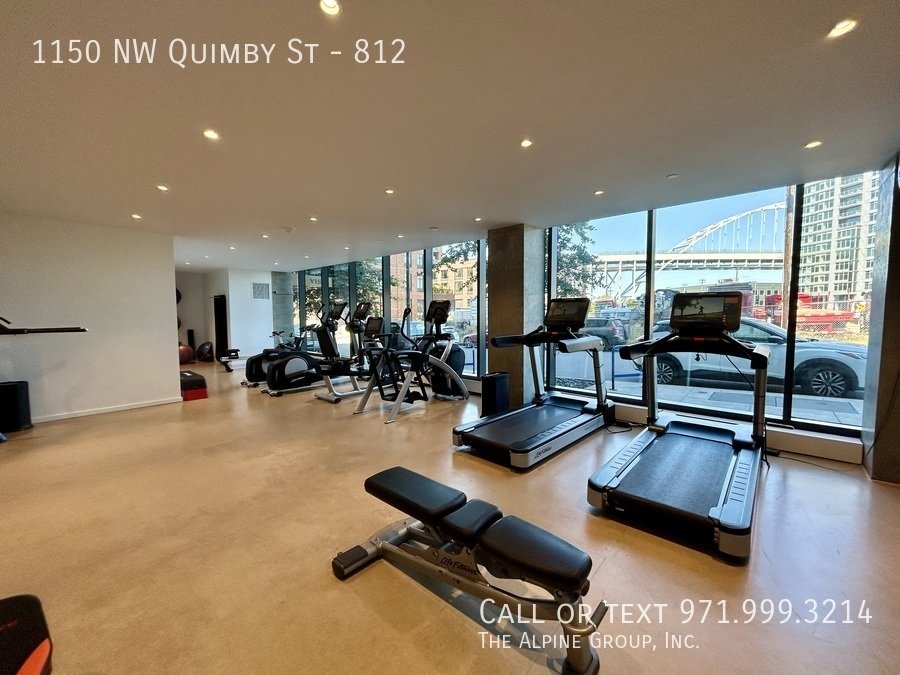 🏙️Light-Filled Condo with Views, Style & Comfort in North Pearl property image