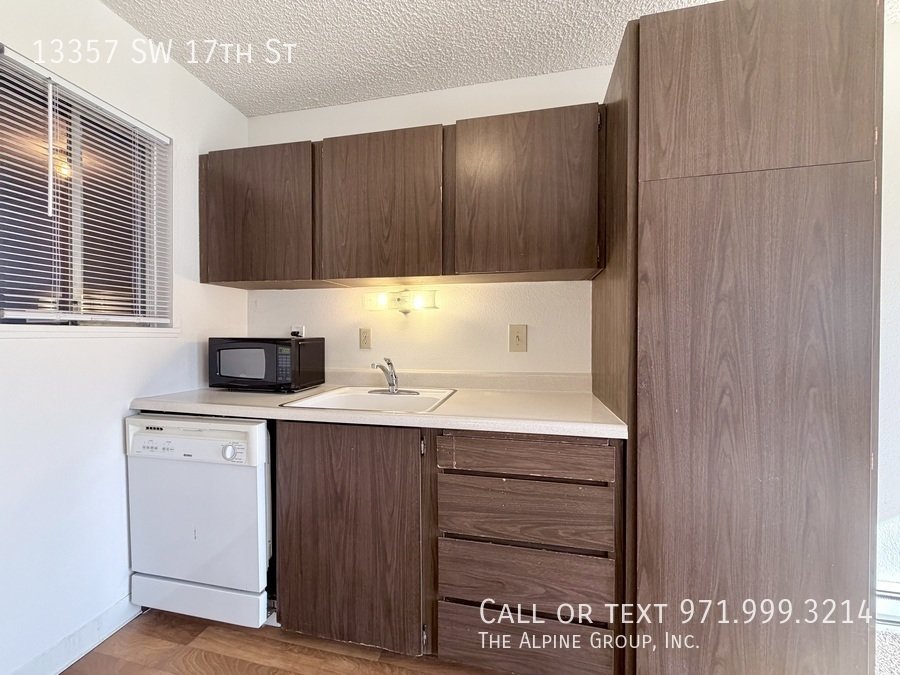 🌿 Cozy & Private 1BR with In-Unit W/D property image