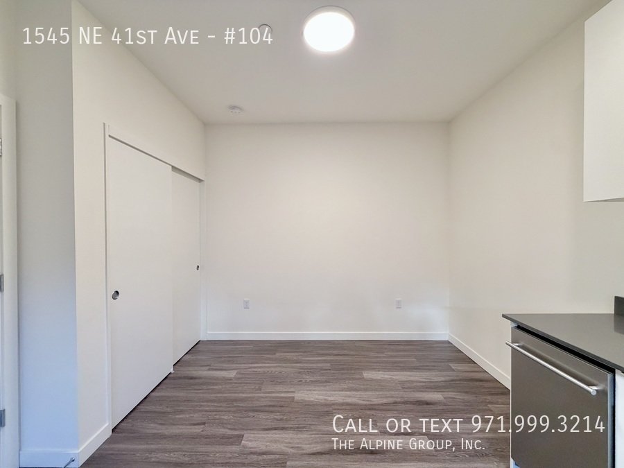 🎉 Flexible Lease Terms + Up to 4 Weeks FREE! | Ground Level Apartment with In-Unit W/D 🧺💫 property image