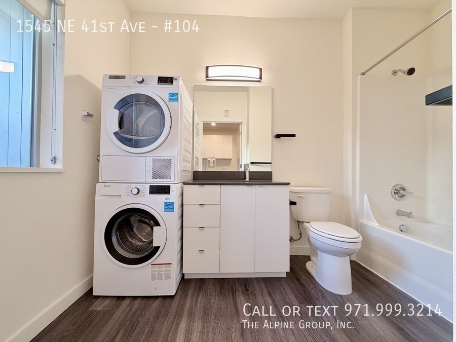 🎉 Flexible Lease Terms + Up to 4 Weeks FREE! | Ground Level Apartment with In-Unit W/D 🧺💫 property image