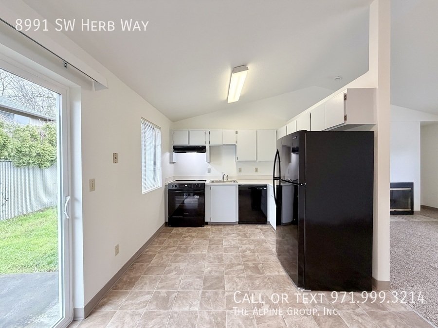 🌿 Peaceful Cul-de-Sac 3-Bedroom - Private Yard & Stream Views! property image