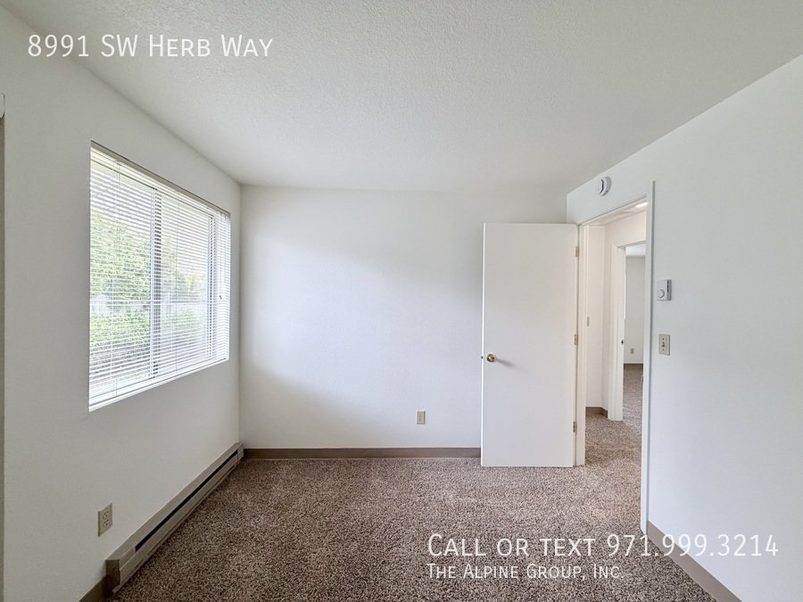 🌿 Peaceful Cul-de-Sac 3-Bedroom - Private Yard & Stream Views! property image