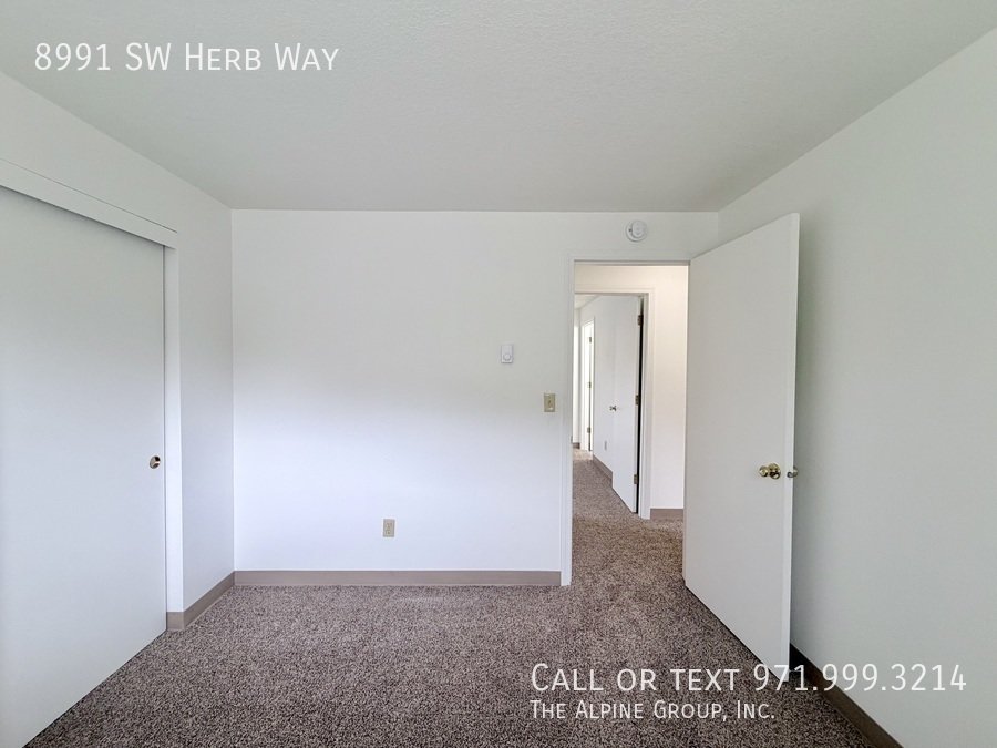 🌿 Peaceful Cul-de-Sac 3-Bedroom - Private Yard & Stream Views! property image