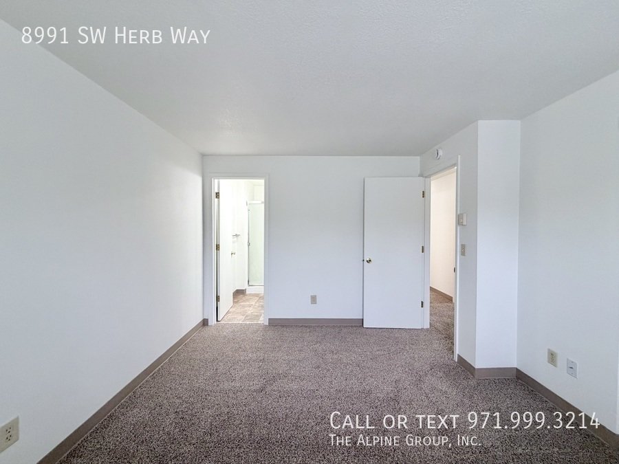 🌿 Peaceful Cul-de-Sac 3-Bedroom - Private Yard & Stream Views! property image