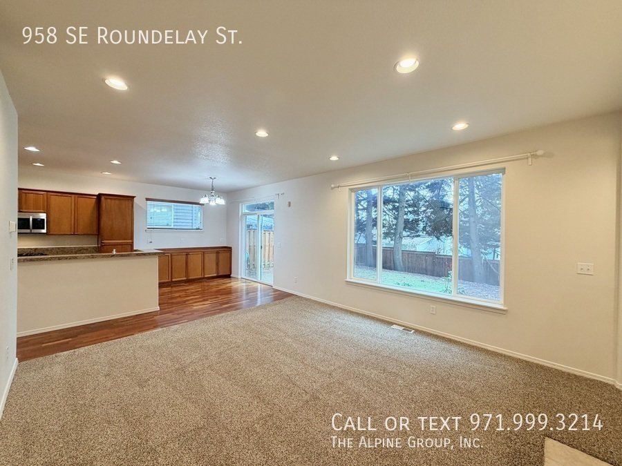 🌞 Bright 3-Bedroom Home – Washer/Dryer Included! property image