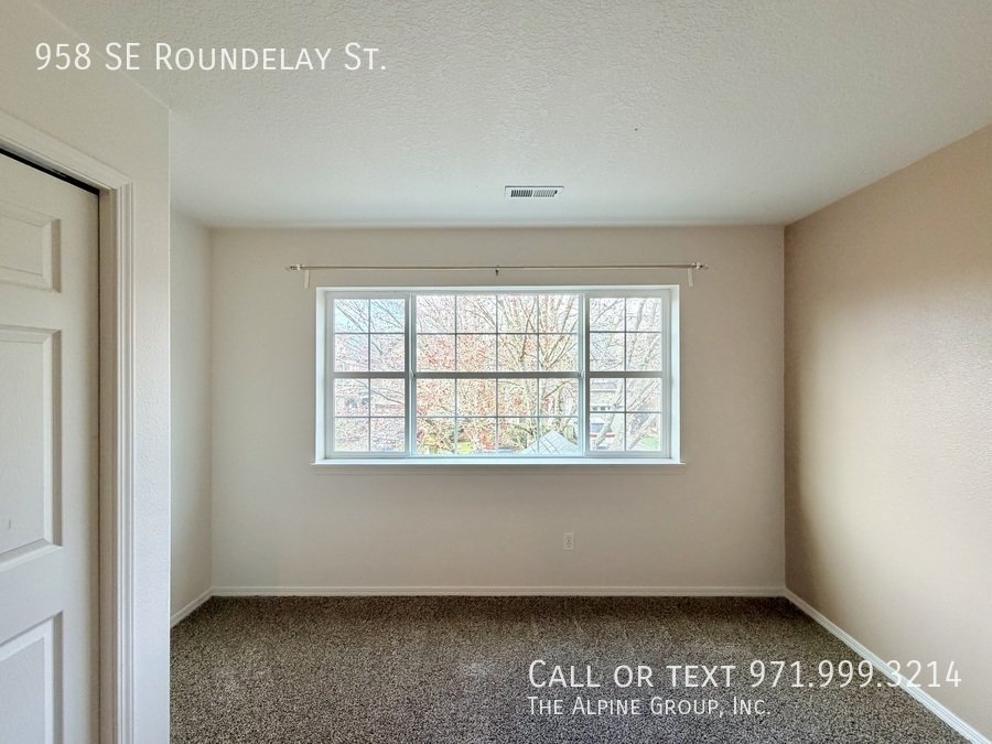 🌞 Bright 3-Bedroom Home – Washer/Dryer Included! property image