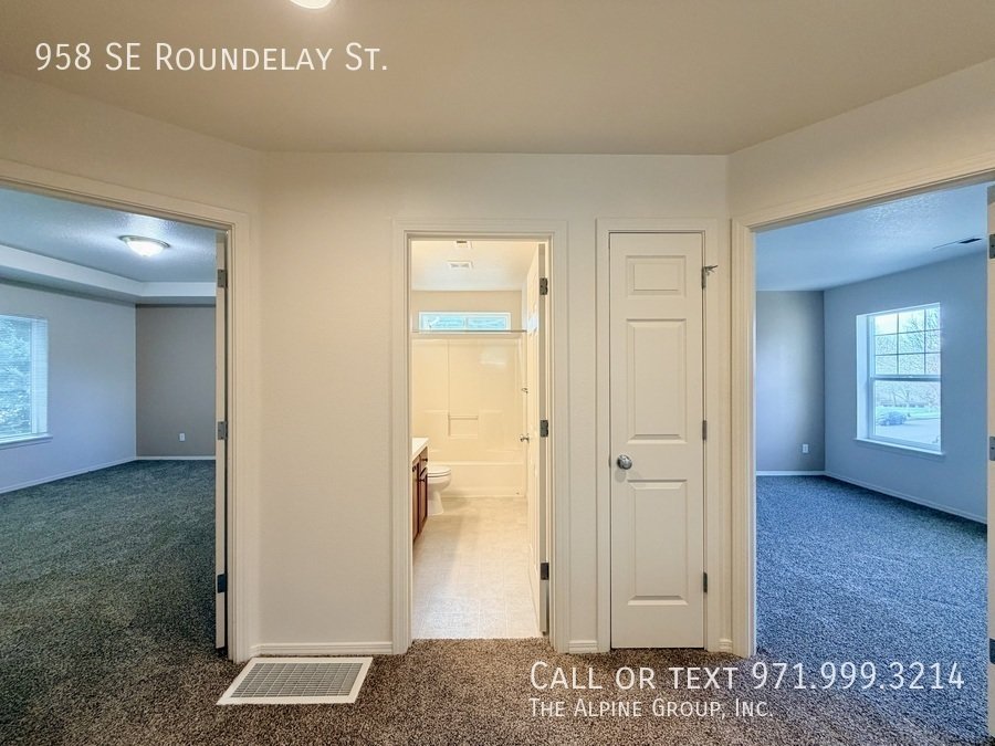 🌞 Bright 3-Bedroom Home – Washer/Dryer Included! property image