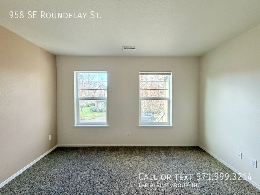 🌞 Bright 3-Bedroom Home – Washer/Dryer Included! property image