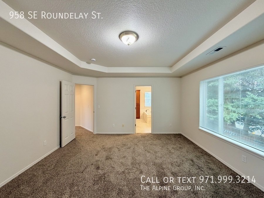 🌞 Bright 3-Bedroom Home – Washer/Dryer Included! property image