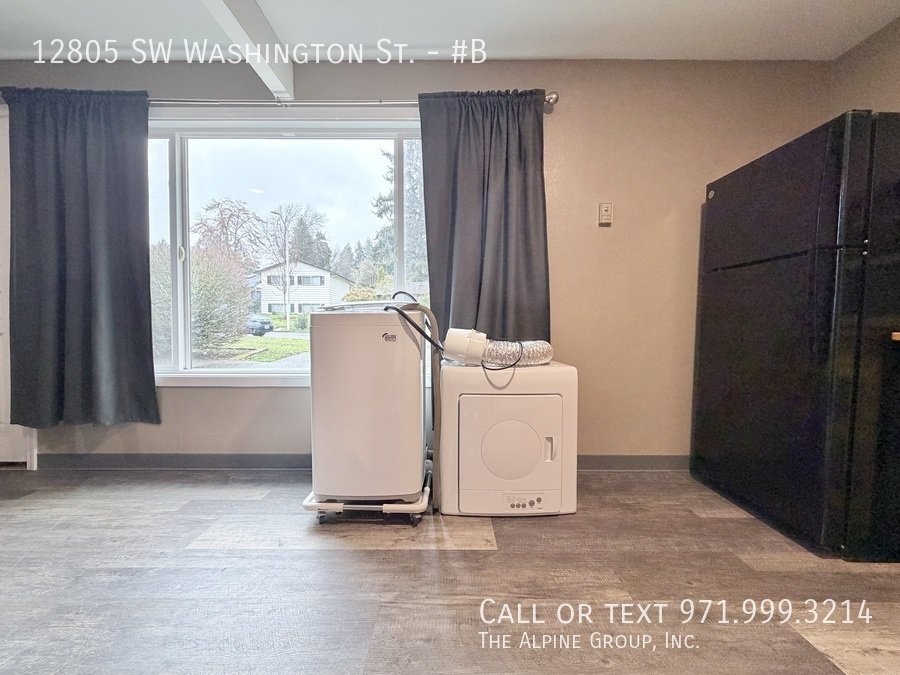 🏡 Updated Beaverton Studio | Parking, Storage & W/D Included property image