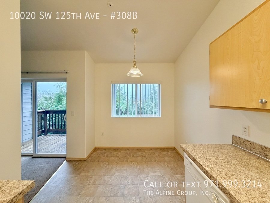 🌿 Sun-Filled 1-Bedroom with Covered Balcony & In-Unit Laundry property image