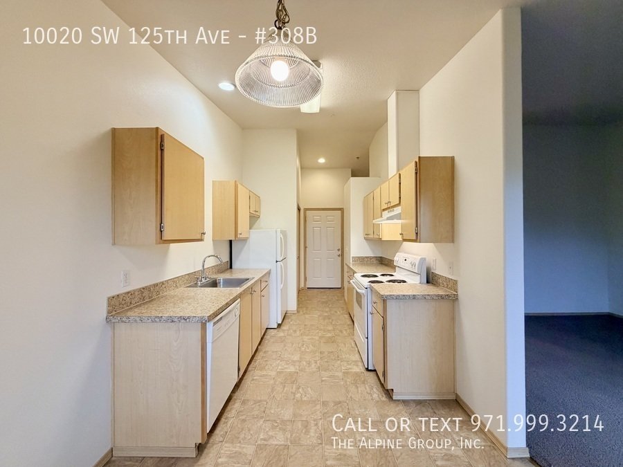 🌿 Sun-Filled 1-Bedroom with Covered Balcony & In-Unit Laundry property image