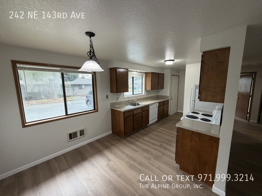 New LVP Floors, new W/D in unit, single level duplex! property image