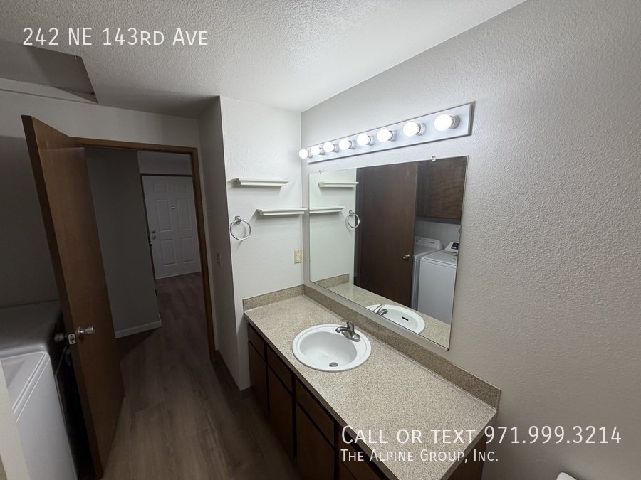 New LVP Floors, new W/D in unit, single level duplex! property image