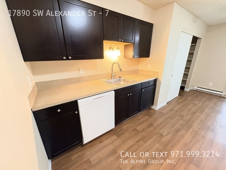 Available Now – Updated Ground‑Floor 2 Bedroom at Kathie Marie Apartments property image