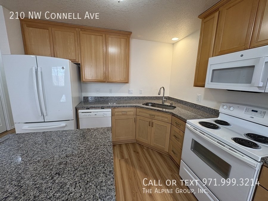 4 Bedroom Townhome in great location! property image