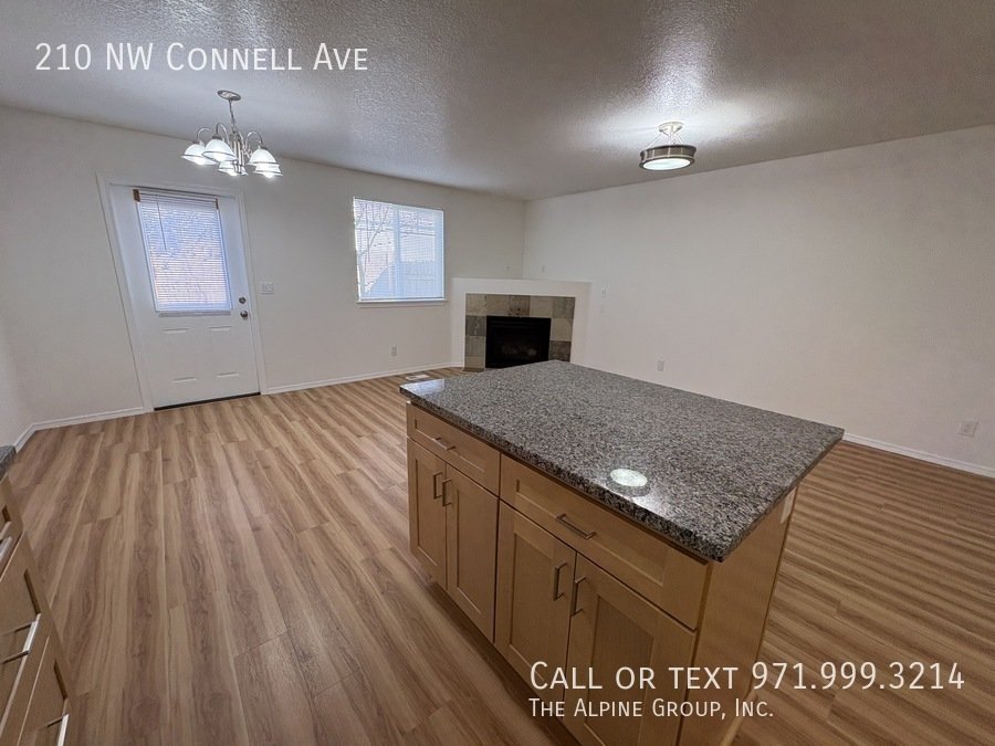 4 Bedroom Townhome in great location! property image