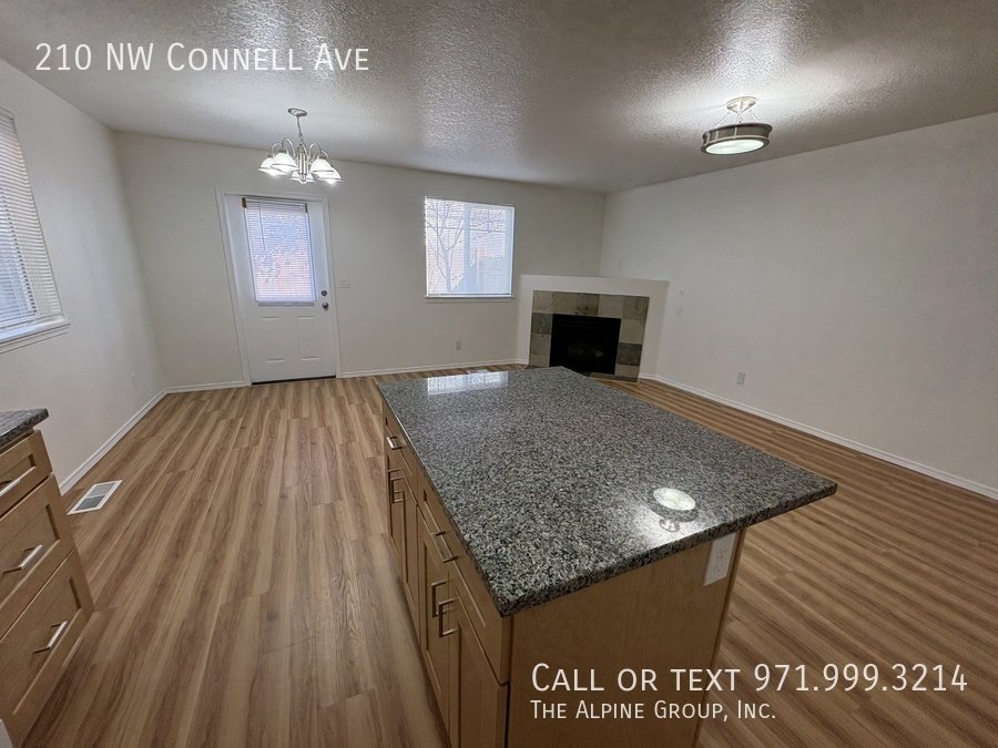 4 Bedroom Townhome in great location! property image