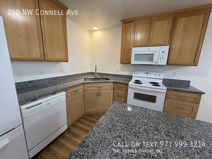 4 Bedroom Townhome in great location! property image