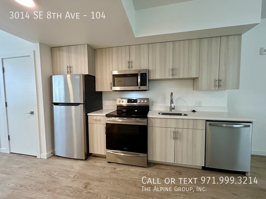 Modern Ground‑Level Apartment!  ADA accessible! property image