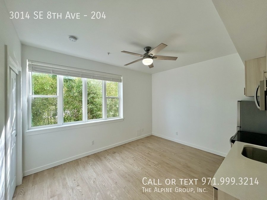 Second Level Studio with in-unit WD! property image