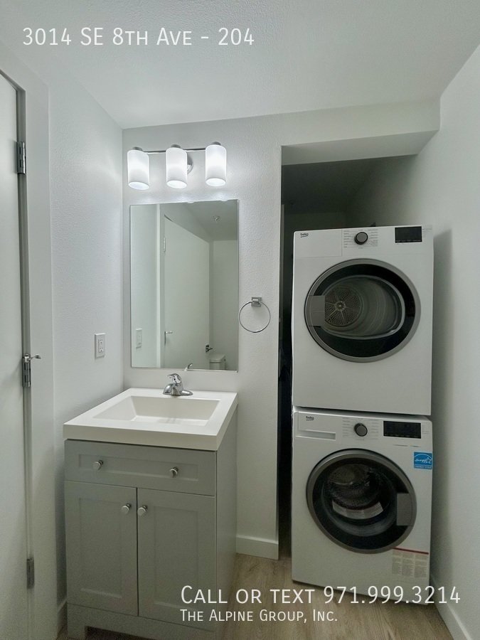 Second Level Studio with in-unit WD! property image