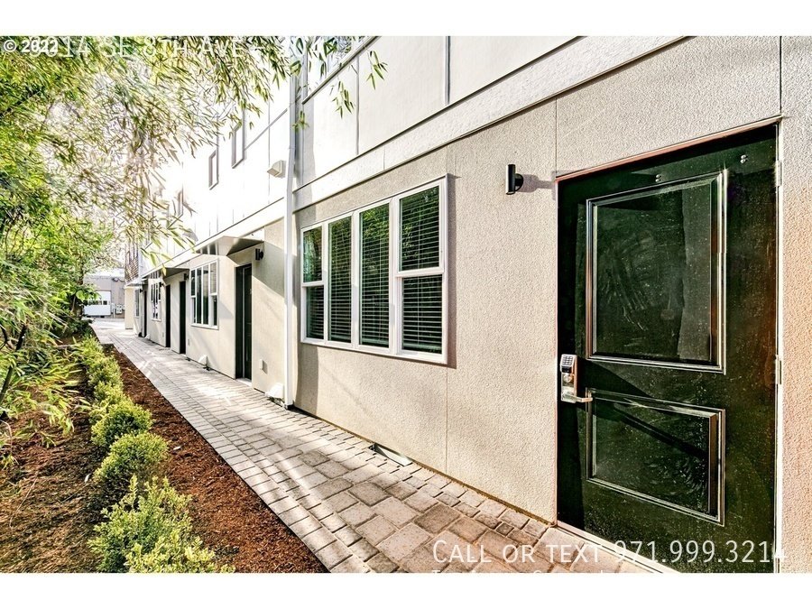 Second Level Studio with in-unit WD! property image