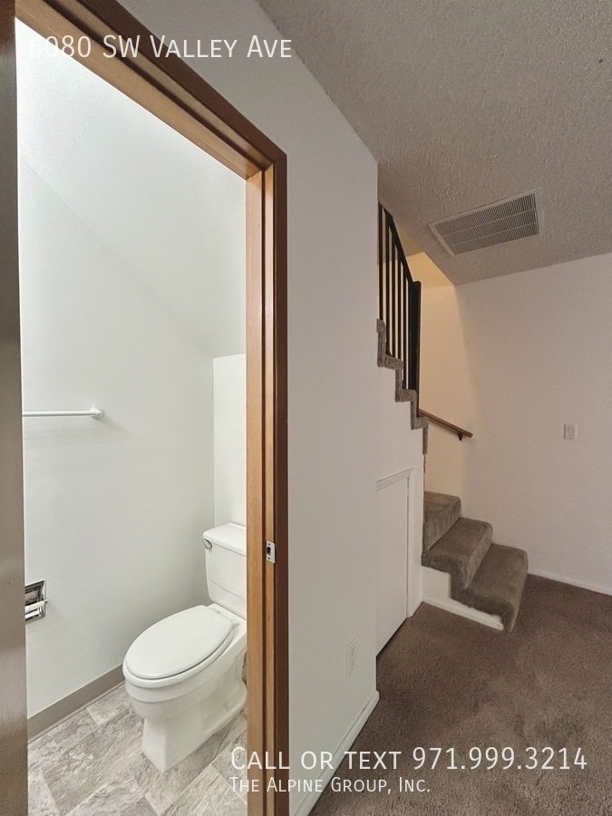 🌿 Cozy Beaverton Townhome with Private Outdoor Porch property image