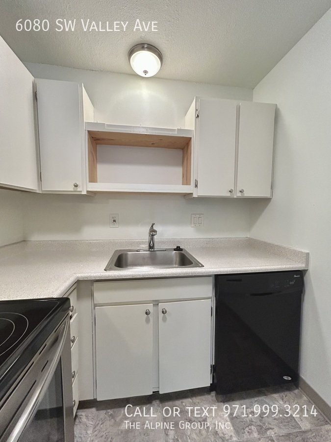 🌿 Cozy Beaverton Townhome with Private Outdoor Porch property image