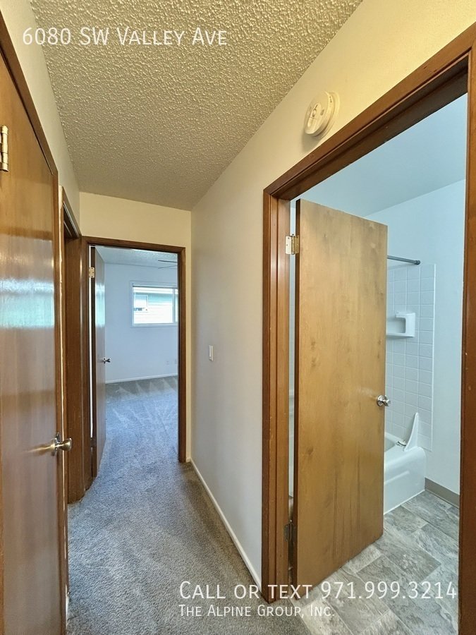 🌿 Cozy Beaverton Townhome with Private Outdoor Porch property image