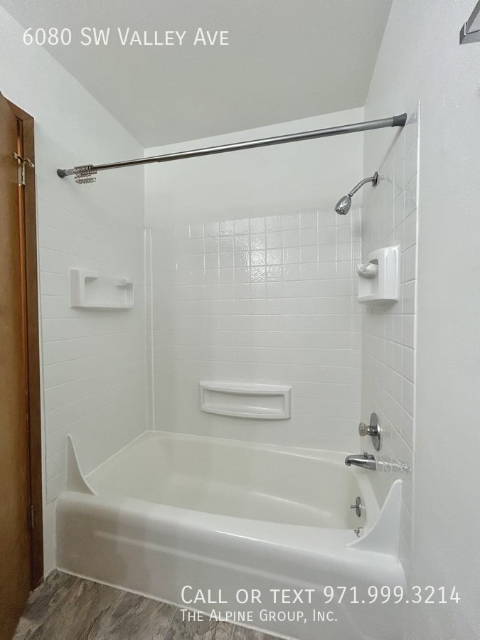 🌿 Cozy Beaverton Townhome with Private Outdoor Porch property image