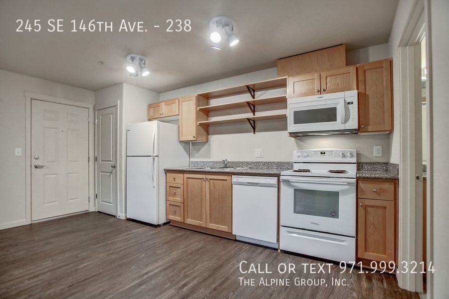 1/2 off FIRST MONTH for this Spacious 2BR, pet friendly, A/C, LVP floors, W/D in unit! property image
