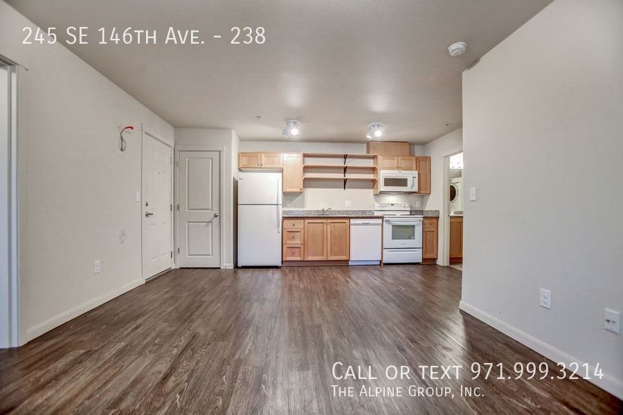 1/2 off FIRST MONTH for this Spacious 2BR, pet friendly, A/C, LVP floors, W/D in unit! property image