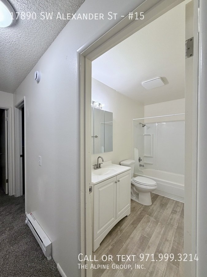 🌿 Freshly Updated Beaverton Home with On-Site Laundry 🧺 property image