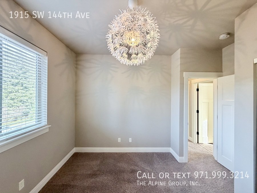 🌿 Stylish 3-Level Home in Sought-After 45° Central property image