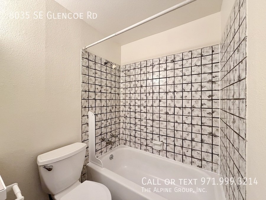 ✨ Bright & Inviting One-Level Living in a Secluded Setting property image