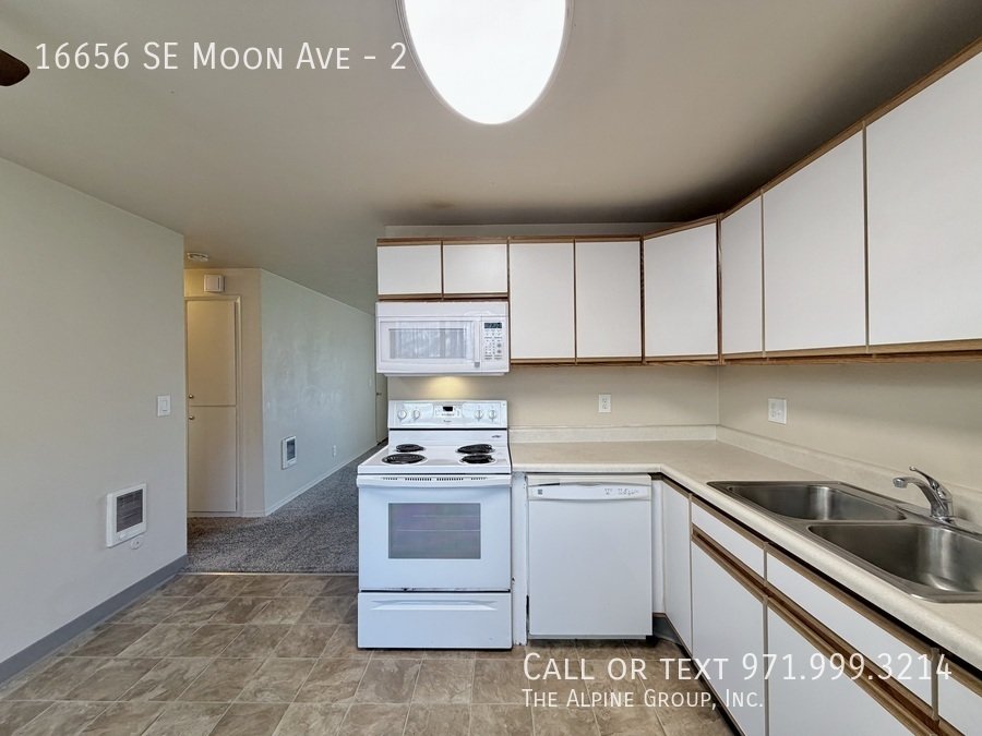 🔑 Move-In Special! Half Off First Month on This Cozy 2BR property image