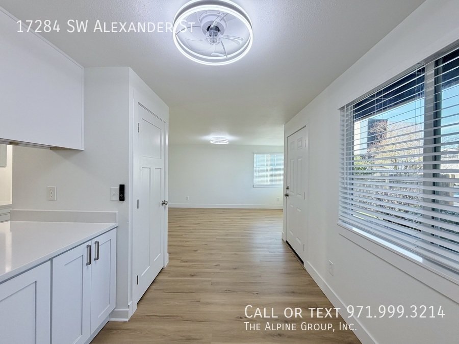 $350 OFF DEPOSIT🌿Stylish Remodel + Fenced Backyard Access property image