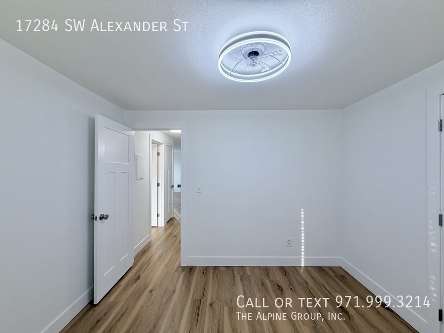 $350 OFF DEPOSIT🌿Stylish Remodel + Fenced Backyard Access property image