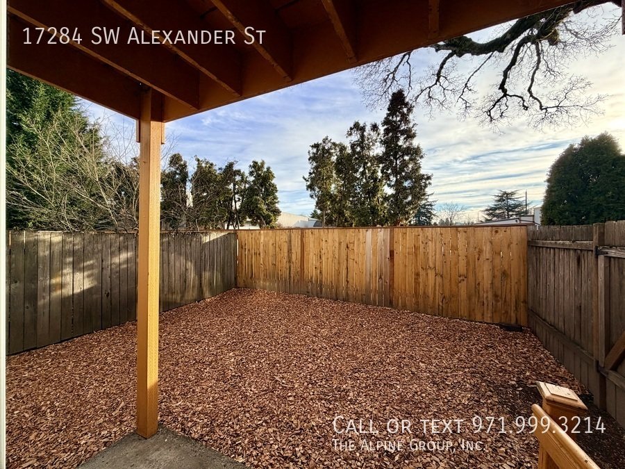 $350 OFF DEPOSIT🌿Stylish Remodel + Fenced Backyard Access property image