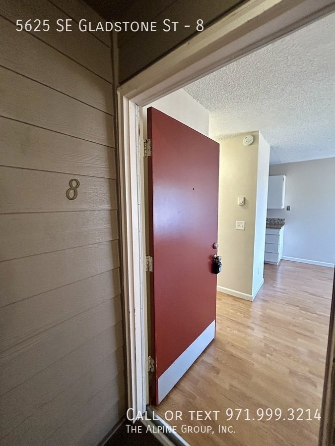 🌹 $500 OFF + Valentine’s Day $100 Dinner Gift! Live Near SE Foster 🍔💌 property image