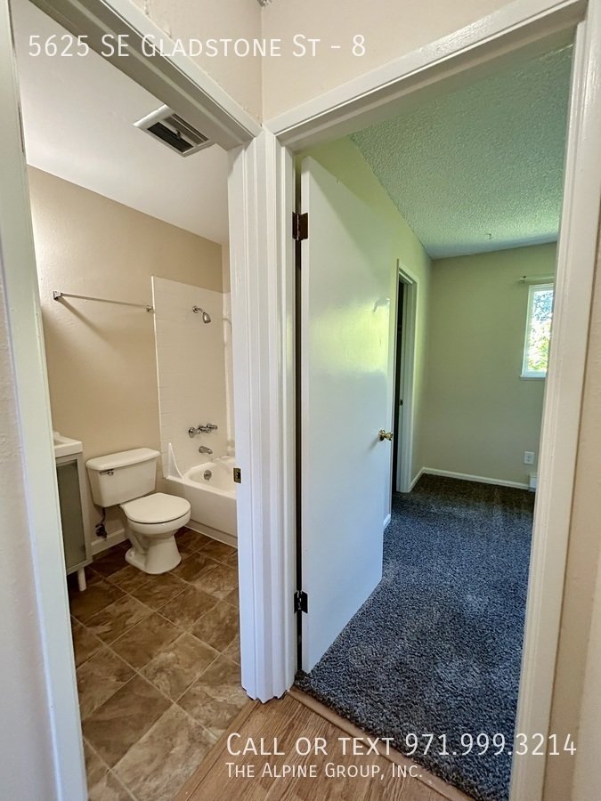 🌹 $500 OFF + Valentine’s Day $100 Dinner Gift! Live Near SE Foster 🍔💌 property image