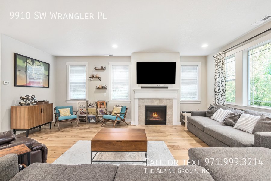 💘 Valentine’s Day Special! 🌼 Beautiful Corner-Lot Home – Bright, Airy & Inviting + Dinner on Us! property image