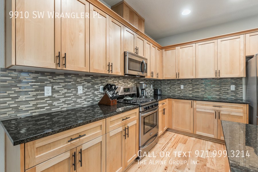 💘 Valentine’s Day Special! 🌼 Beautiful Corner-Lot Home – Bright, Airy & Inviting + Dinner on Us! property image