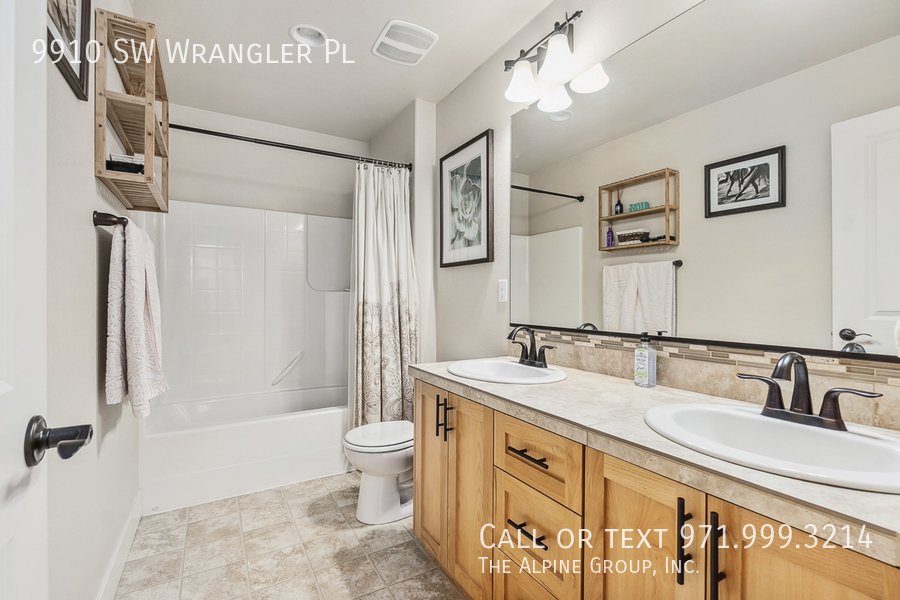 💘 Valentine’s Day Special! 🌼 Beautiful Corner-Lot Home – Bright, Airy & Inviting + Dinner on Us! property image